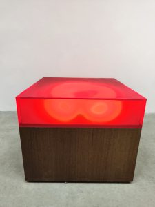Vintage wooden acrylic lightbox sidetable bijzettafel 'Red light'