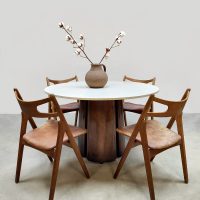 Midcentury interior design vintage marble dining table copper & brass base eetkamertafel Italiaans 1970s
