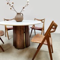 Midcentury interior design vintage marble dining table copper & brass base eetkamertafel Italiaans 1970s