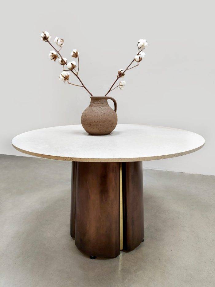 Midcentury interior design vintage marble dining table copper & brass base eetkamertafel Italiaans 1970s