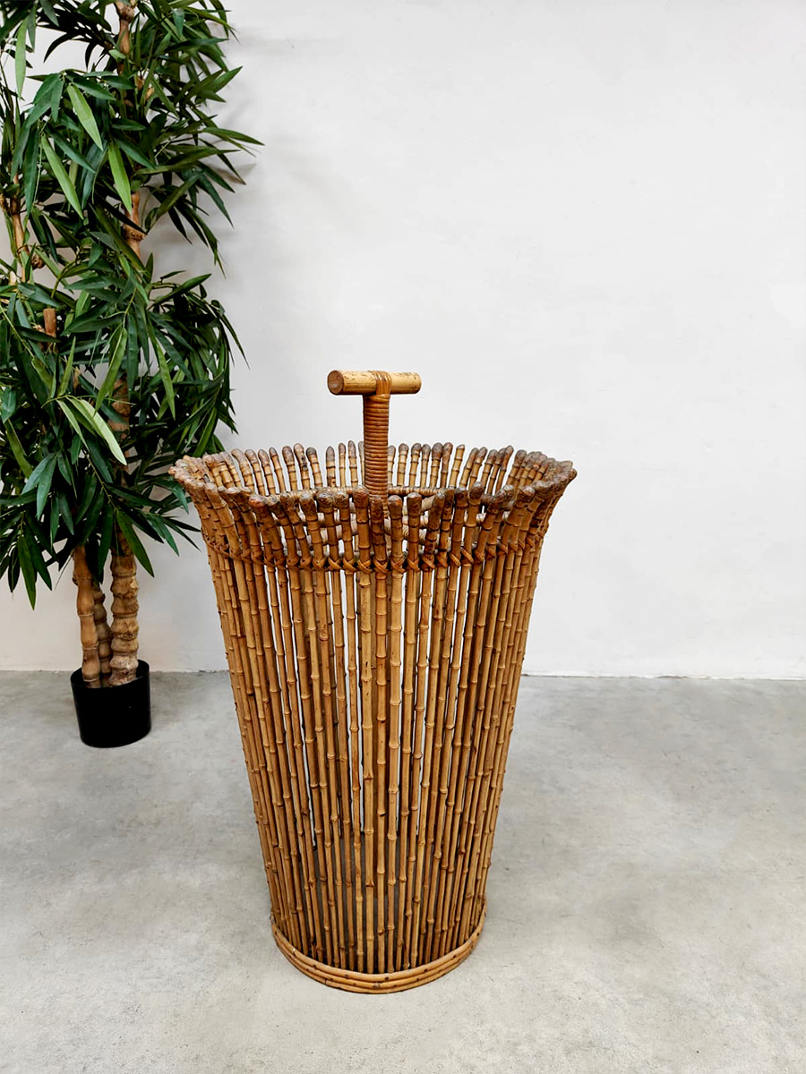 Midcentury Rattan umbrella stand vintage rotan paraplu standaard ‘Tiki’