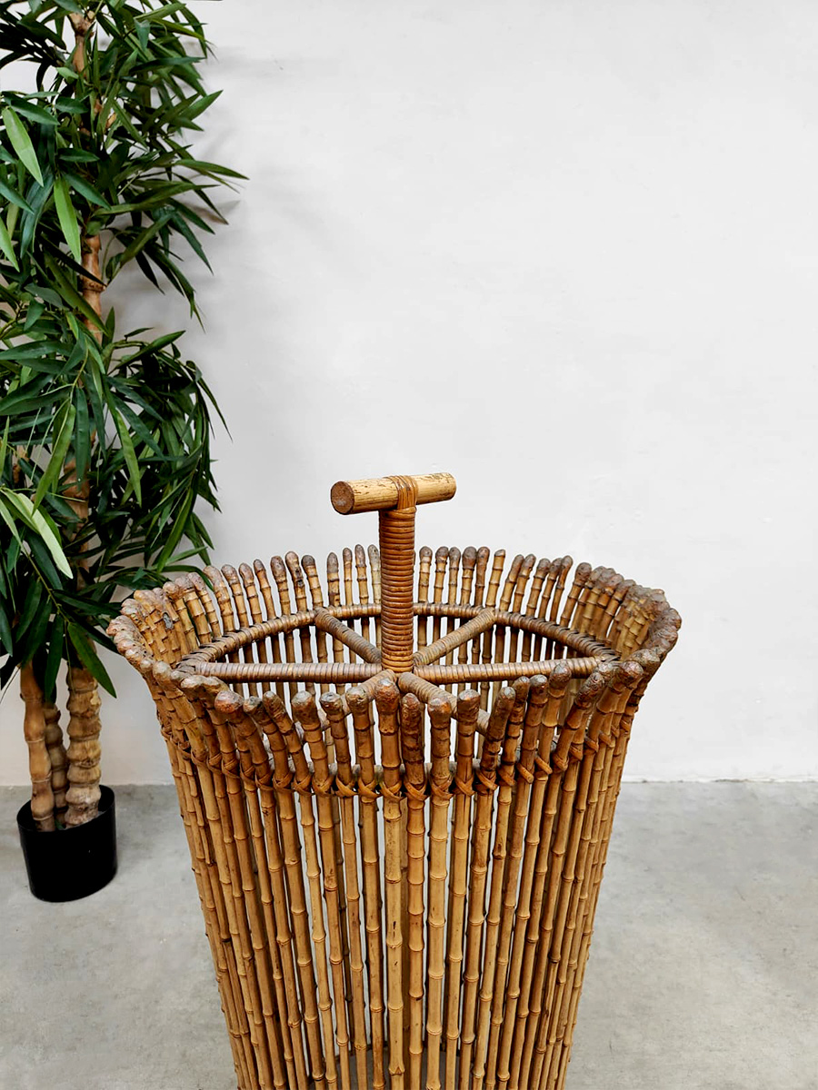 Midcentury Rattan umbrella stand vintage rotan paraplu standaard ‘Tiki’
