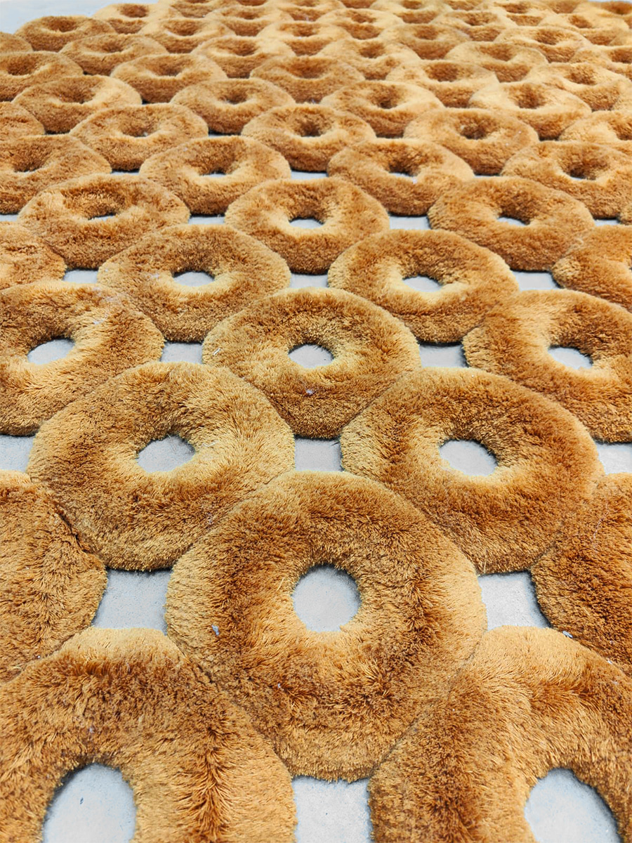 Interior styling donut rug tapestry tapijt Sabine Marcellis