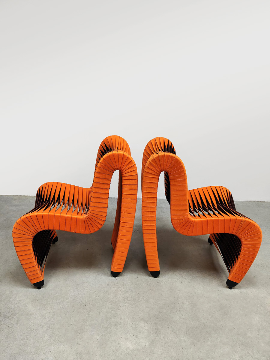 Hunger games seatbelt dining chairs eetkamerstoelen Nuttapong Charoenkitivarakorn Phillips collection 4