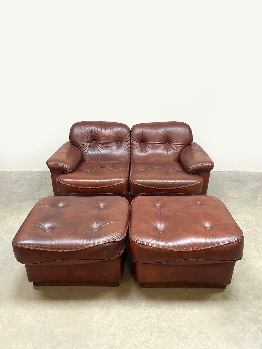 Vintage Italian design leather two-seater sofa Vavassori Monza 1970