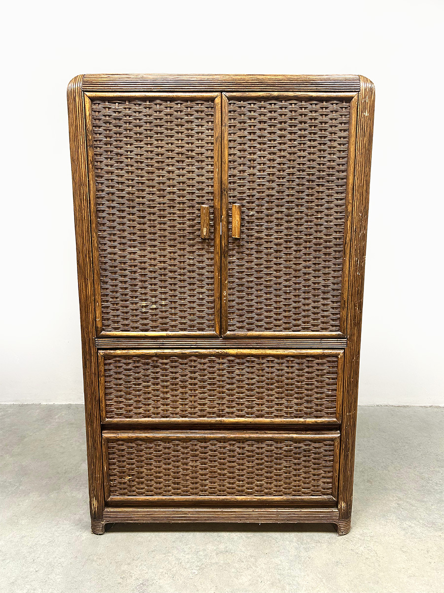 Midcentury interior rattan bamboo cabinet rotan bamboe kast ‘Bohemian nature’