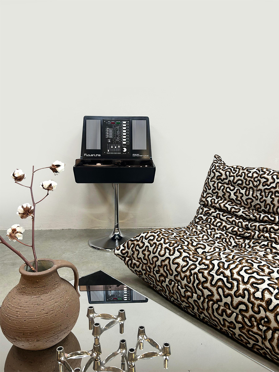 Vintage stereo turntable radio platenspeler Rosita Commander Luxus 1970 Vintage stereo turntable radio platenspeler Rosita Commander Luxus 1970