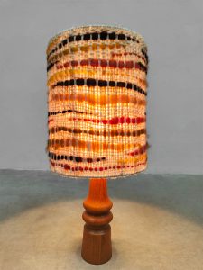 Vintage wooden table lamp ‘earth tones’