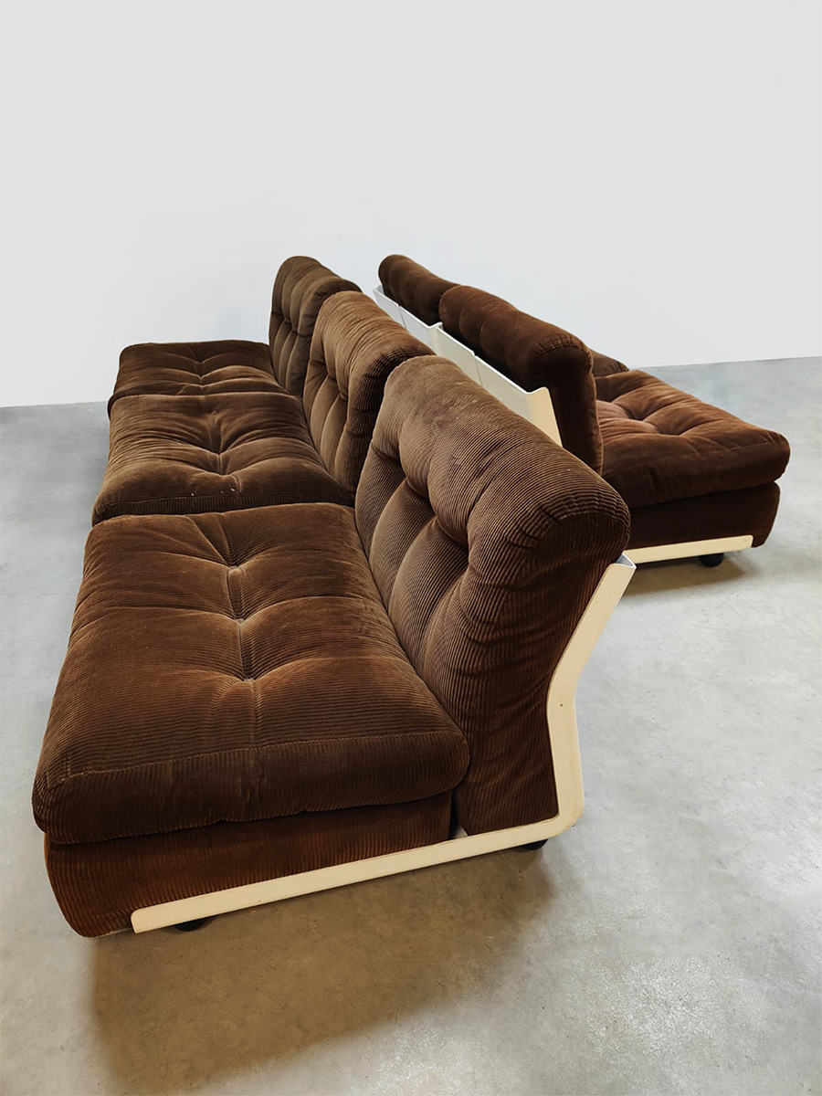 Italian Midcentury interior design modular sofa 'Amanta' modulaire elementen bank Mario Bellini C&B Italia