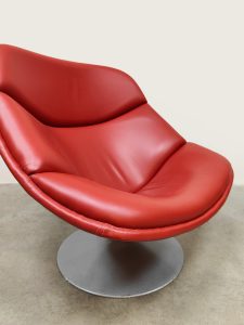 Vintage swivel lounge chair fauteuil Pierre Paulin Artifort F557