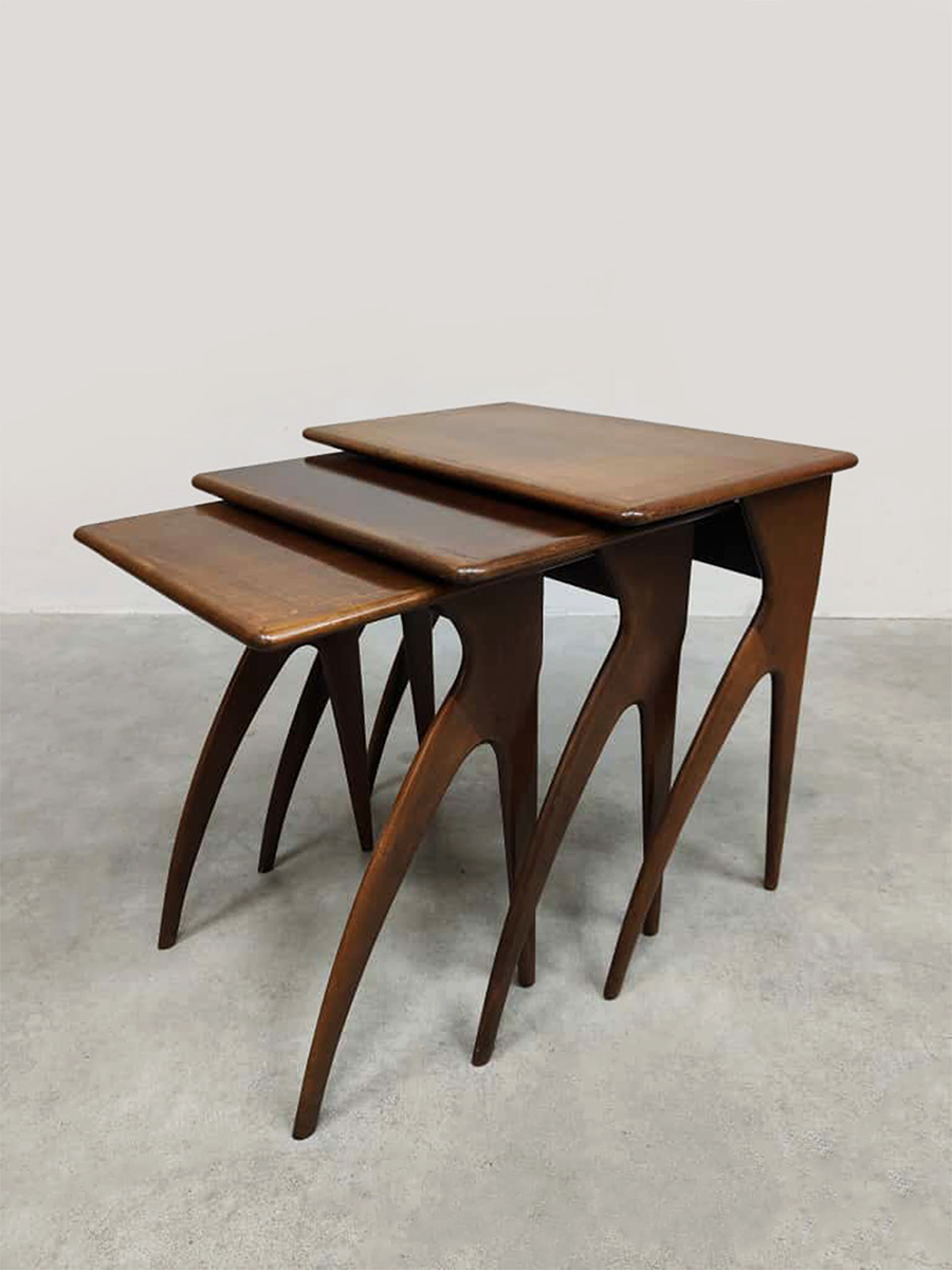 Vintage furniture Italian design nesting tables mimiset bijzettafels 1950