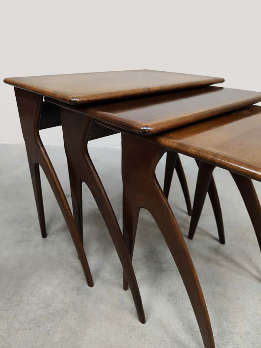 Midcentury interior Italian design nesting tables mimiset bijzettafels 1950