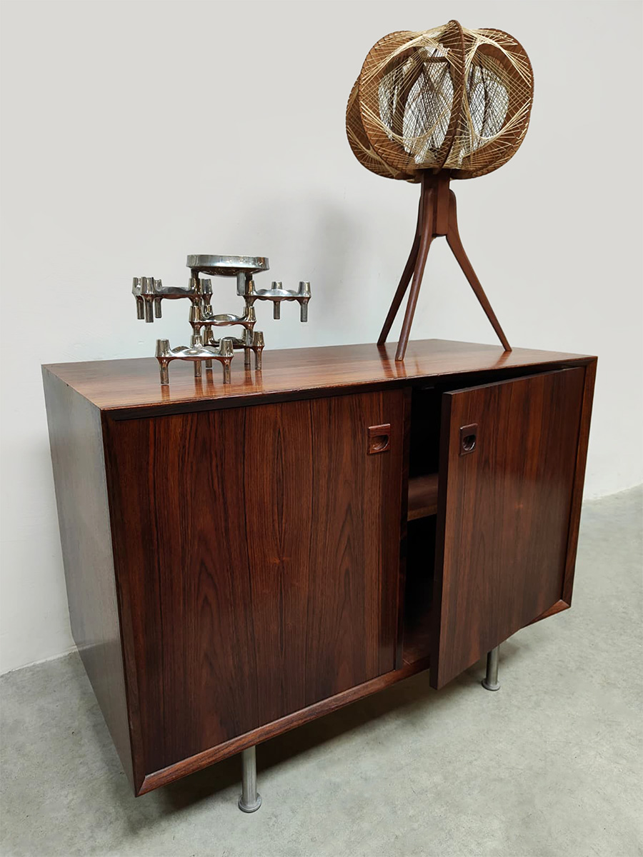 Vintage interior styling rosewood storage cabinet sideboard dressoir kast ‘Minimalism’