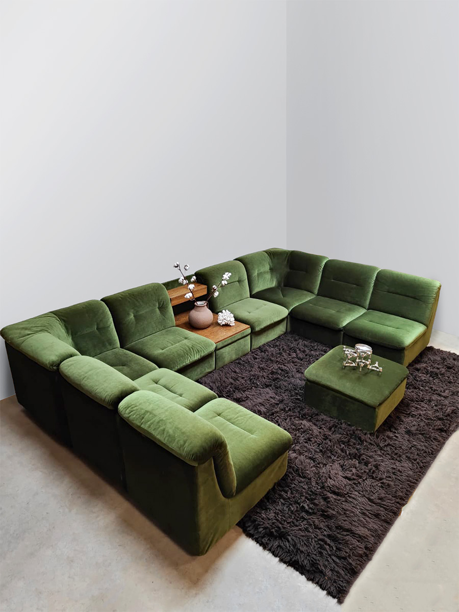 Midcentury interior design velvet modular sofa velours modulaire elementen bank ‘Green spirit’