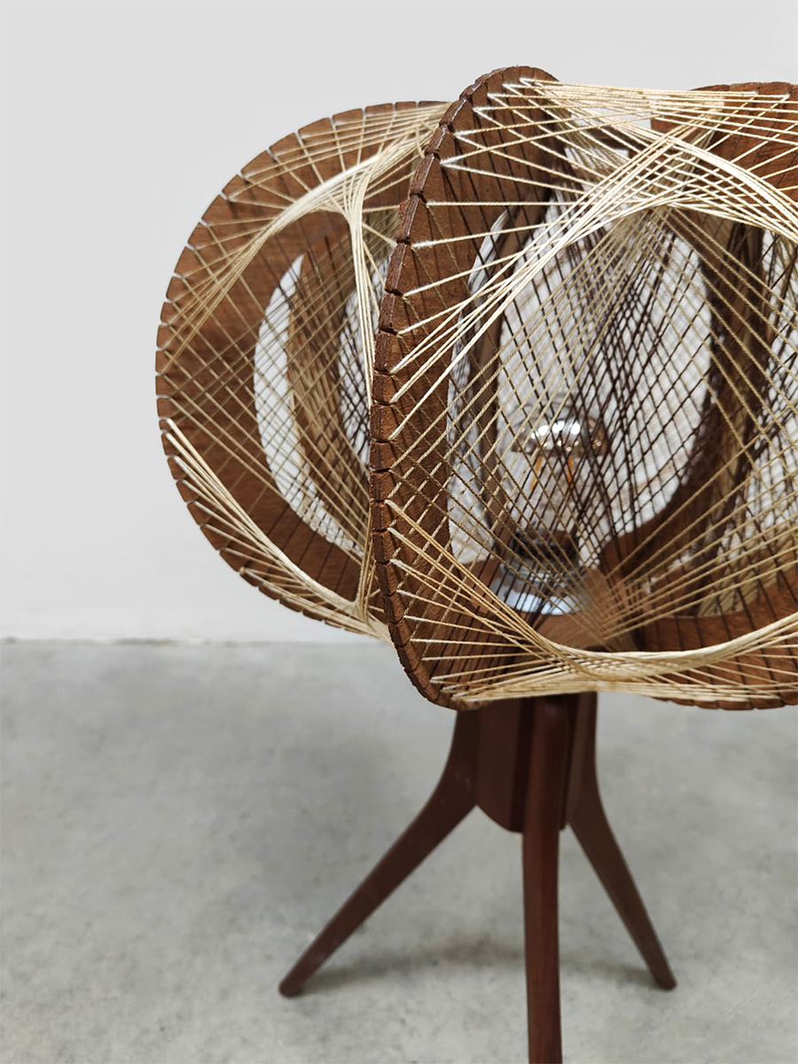 Vintage wooden string table lamp houten draadlamp tafellamp 1970 Vintage wooden string table lamp houten draadlamp tafellamp 1970