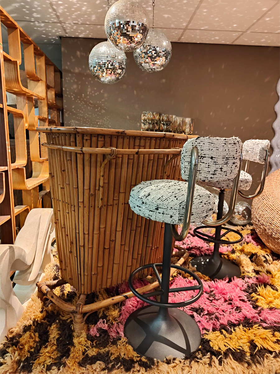 Midcentury furniture design bamboo rattan bar cocktail bar sixties bamboe Tiki bar ‘sixties vibes’