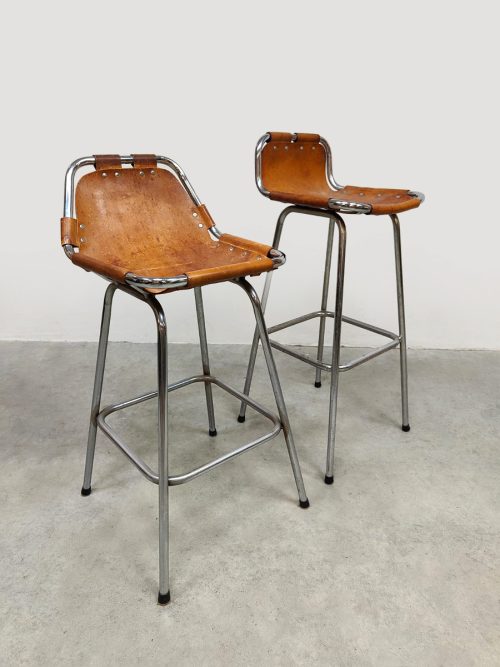 Midcentury interior design barstools krukken ‘Les Arcs’ Charlotte Perriand