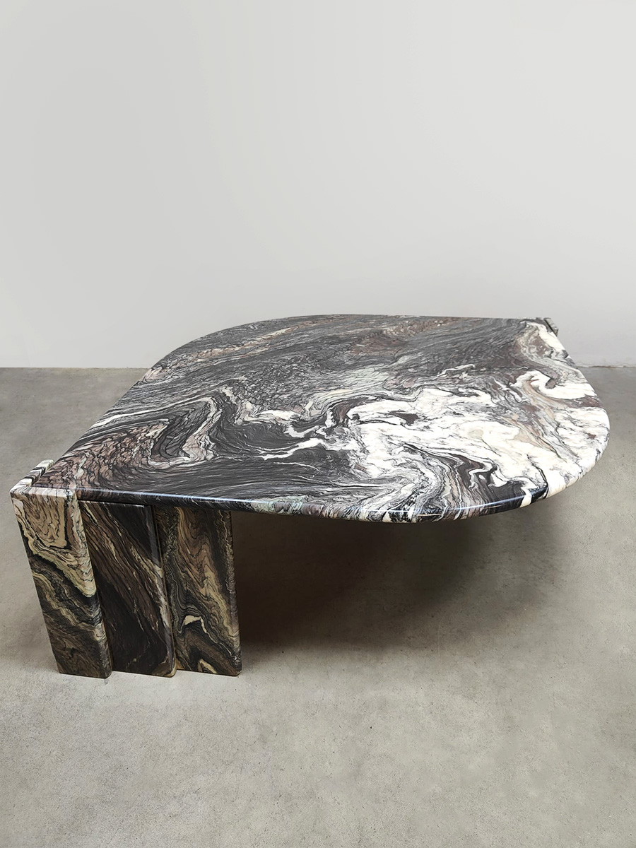 Vintage interior furniture design marble coffee table midcentury marmeren salontafel Roche Bobois