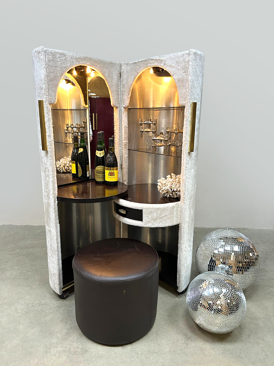 Midcentury interior design vanity table dressing tube kaptafel Luigi Massoni Poltrona Frau 'Ivory white' Midcentury interior design vanity table dressing tube kaptafel Luigi Massoni Poltrona Frau 'Ivory white'