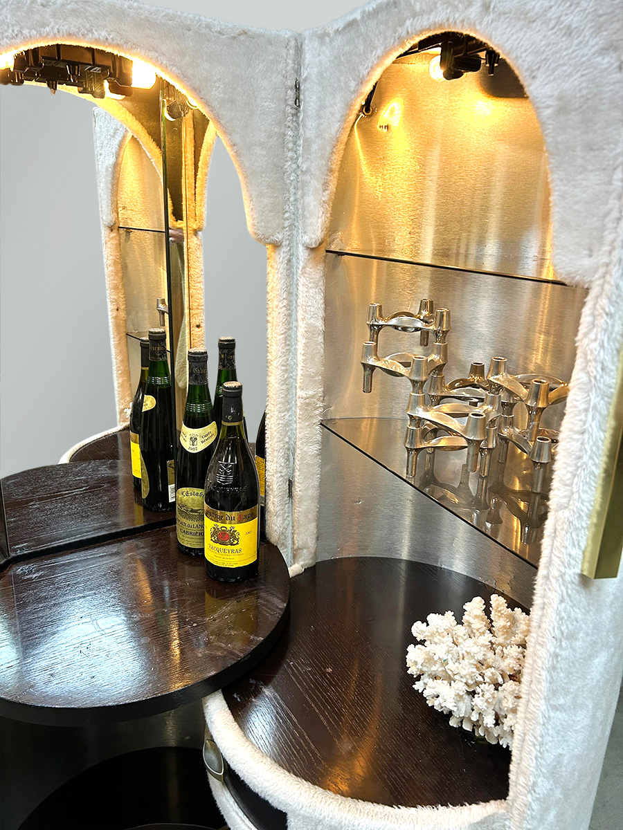 Midcentury interior design vanity table dressing tube kaptafel Luigi Massoni Poltrona Frau 'Ivory white' Midcentury interior design vanity table dressing tube kaptafel Luigi Massoni Poltrona Frau 'Ivory white'