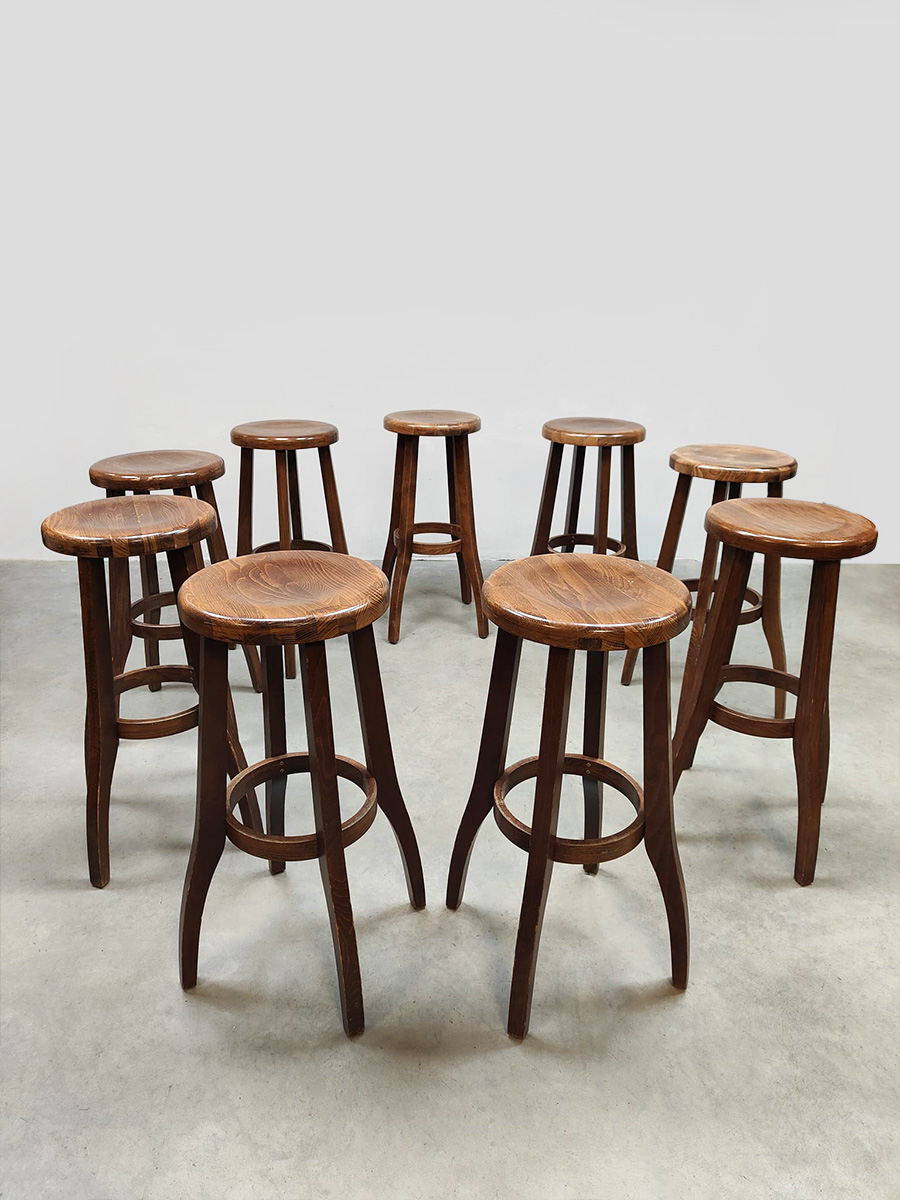 Brutalist design wooden vintage barstools houten barkukken 1970 Brutalist design wooden vintage barstools houten barkukken 1970