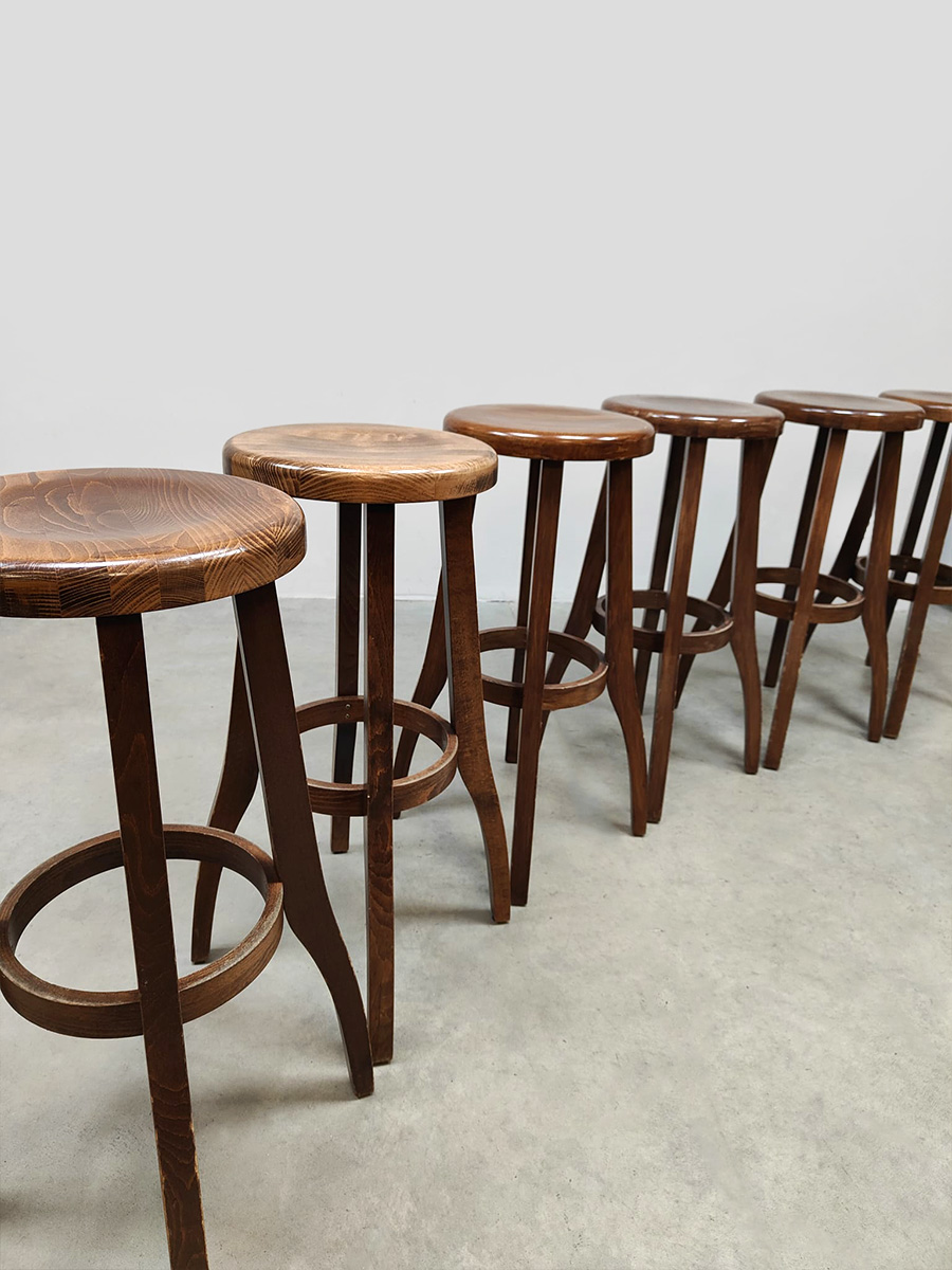 Brutalist design wooden vintage barstools houten barkukken 1970 Brutalist design wooden vintage barstools houten barkukken 1970