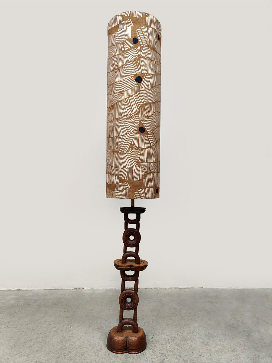 Midcentury interior design wooden floor lamp houten vloerlamp 1970 'Totem'