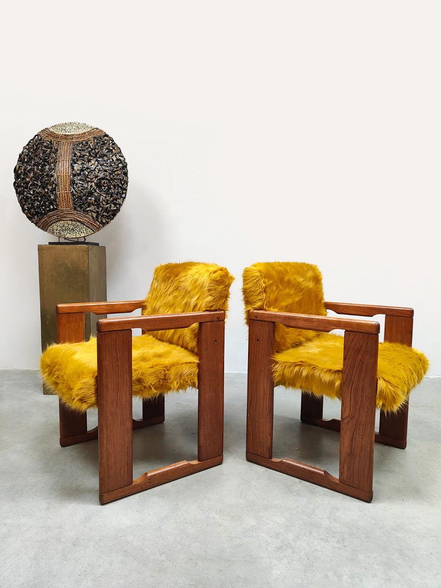 Italian vintage dining chairs 'Fluffy' stoelen Tobia & Afra Scarpa