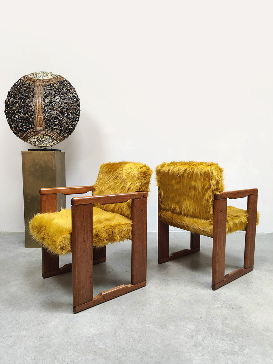 Italian vintage dining chairs 'Fluffy' stoelen Tobia & Afra Scarpa Italian vintage dining chairs 'Fluffy' stoelen Tobia & Afra Scarpa