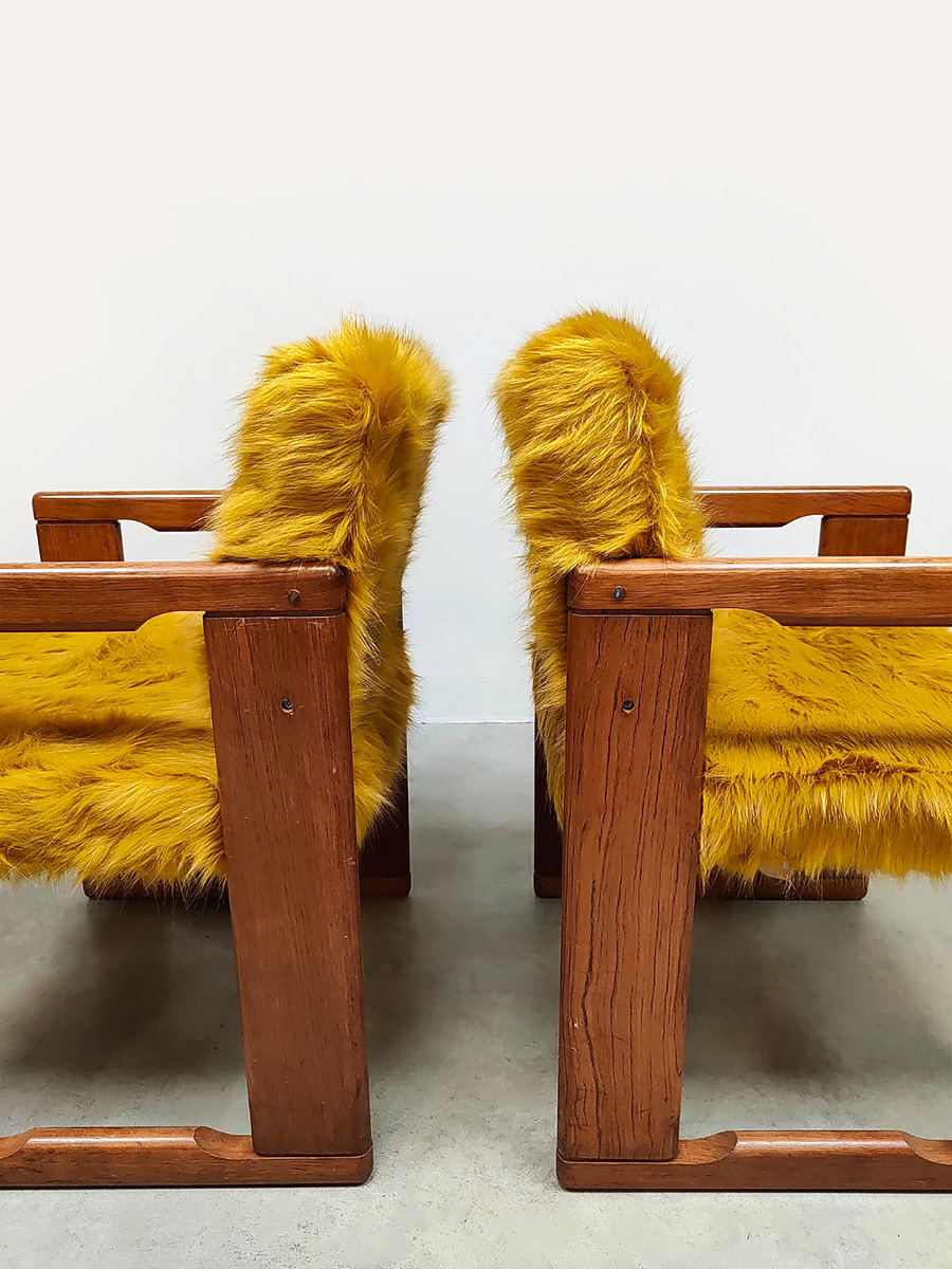 Vintage furniture design dining chairs eetkamerstoelen Tobia & Afra Scarpa 1970s 'Fluffy' Vintage furniture design dining chairs eetkamerstoelen Tobia & Afra Scarpa 1970s 'Fluffy'