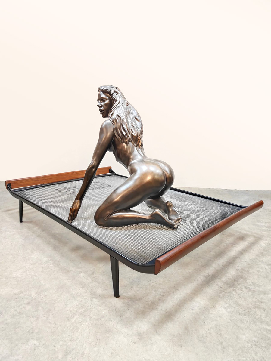 Dutch furniture design Cleopatra 2 person daybed sofa bed A.R Cordemeijer Auping