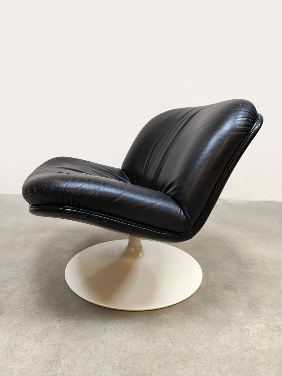 Midcentury interior F504 swivel lounge chairs fauteuils Artifort Geoffrey Harcourt