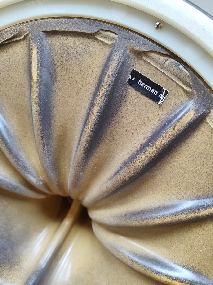 Space age Orbit dining set Markus Farner & Walter Grunder Herman Miller