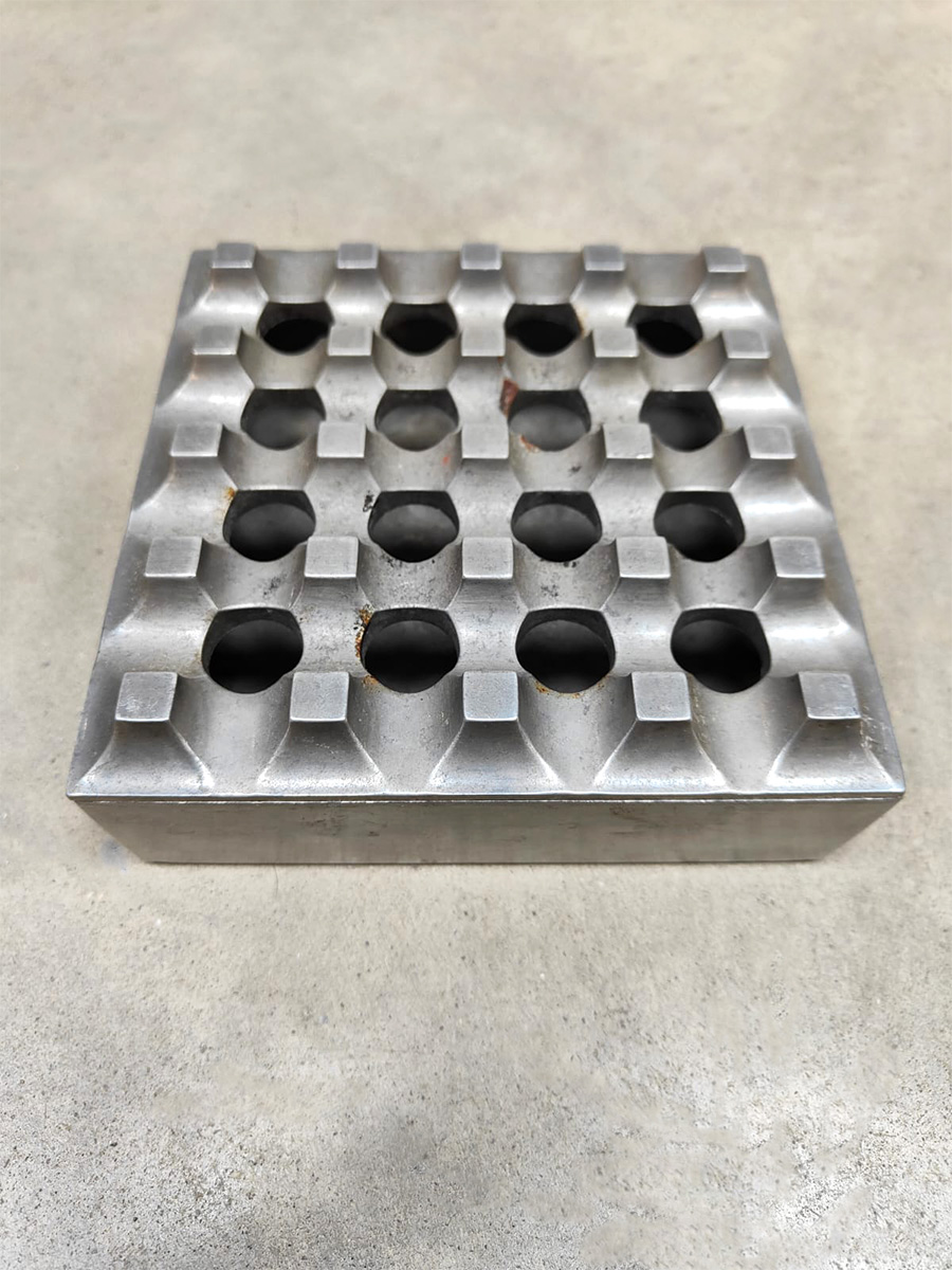 Vintage Swedish design aluminum Ultima ashtray asbak Holger Bäckström & Bo Ljungberg for Diverse Ting 1960s Vintage Swedish design aluminum Ultima ashtray asbak Holger Bäckström & Bo Ljungberg for Diverse Ting 1960s