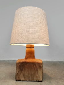 Midcentury interior design ceramic table lamp keramieke tafellamp earth tones