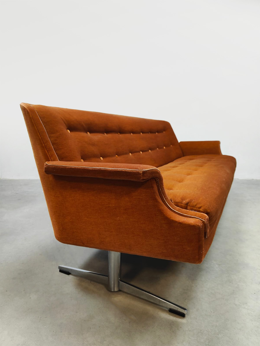 Midcentury furniture design lounge swivel arm chairs & sofa draaifauteuils & bank 'Mad men style'