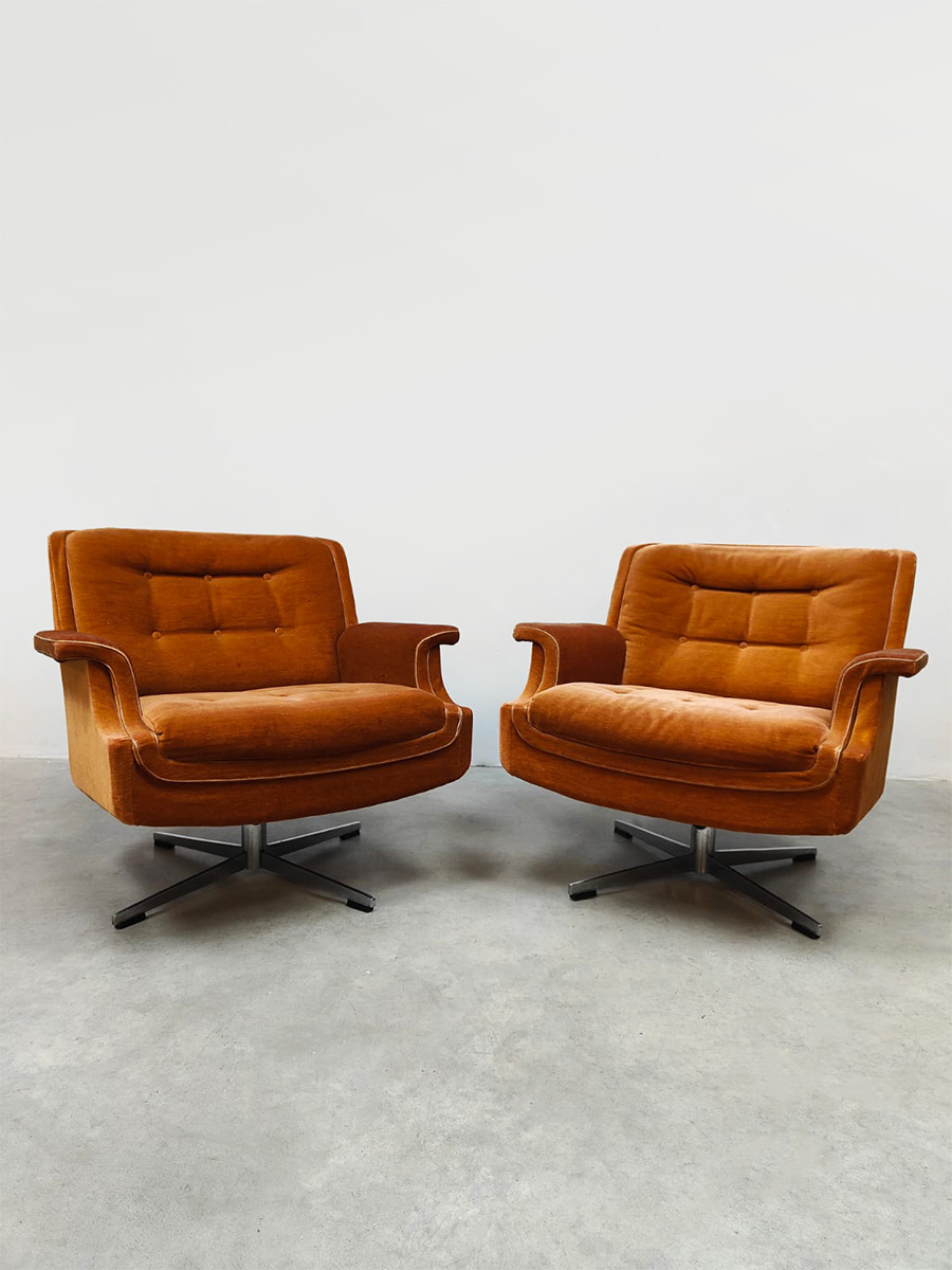 Vintage interior design lounge swivel arm chairs & sofa draaifauteuils & bank 'Mad men style'