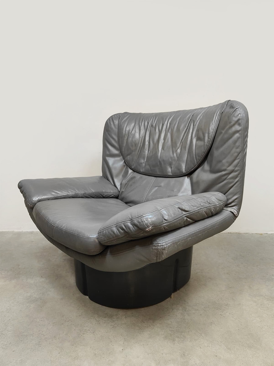 Vintage Il Poltrone leather lounge chair leren fauteuil T. Ammannati & G.P. Vitelli for Comfort Vintage Il Poltrone leather lounge chair leren fauteuil T. Ammannati & G.P. Vitelli for Comfort