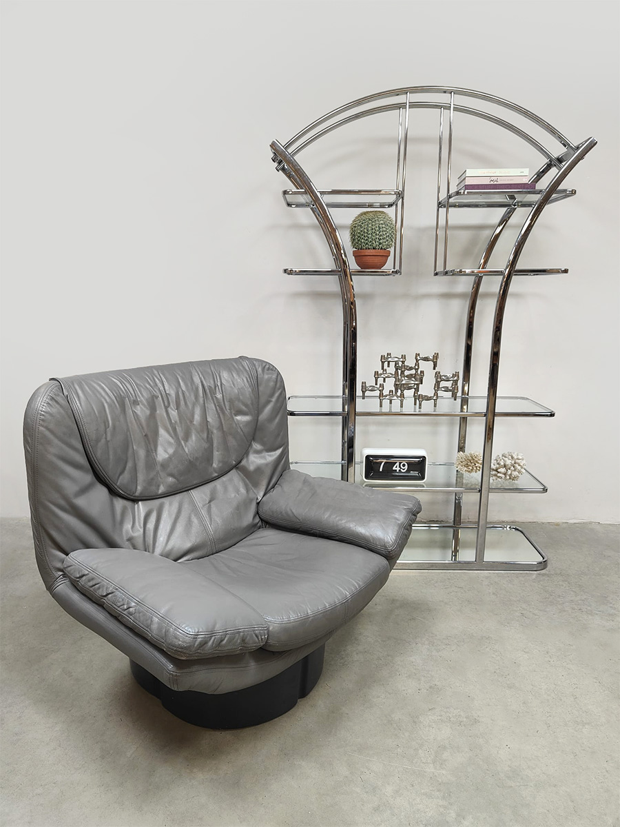 Vintage interior styling Italian design chrome & glass display cabinet roomdivider kast 1970