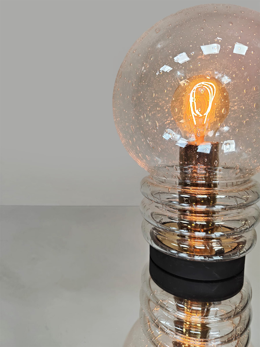 Midcentury interior design bubble glass and brass table lamp glazen tafellamp Herbert Proft Glashutte Limburg 1970 Midcentury interior design bubble glass and brass table lamp glazen tafellamp Herbert Proft Glashutte Limburg 1970