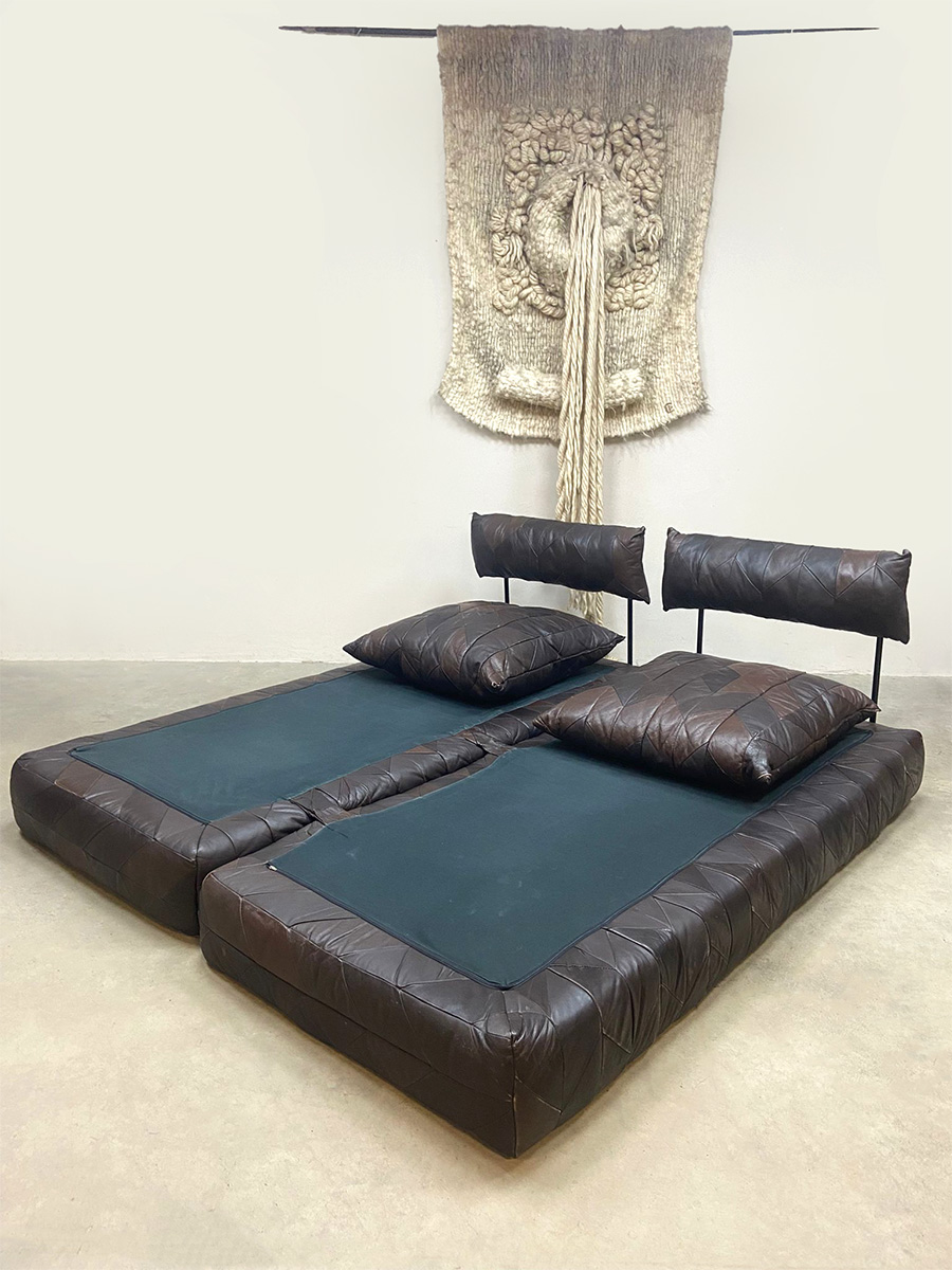 Vintage furniture design leather sofa daybed double bed leren lounge bank ‘Patchwork’ Vintage furniture design leather sofa daybed double bed leren lounge bank ‘Patchwork’