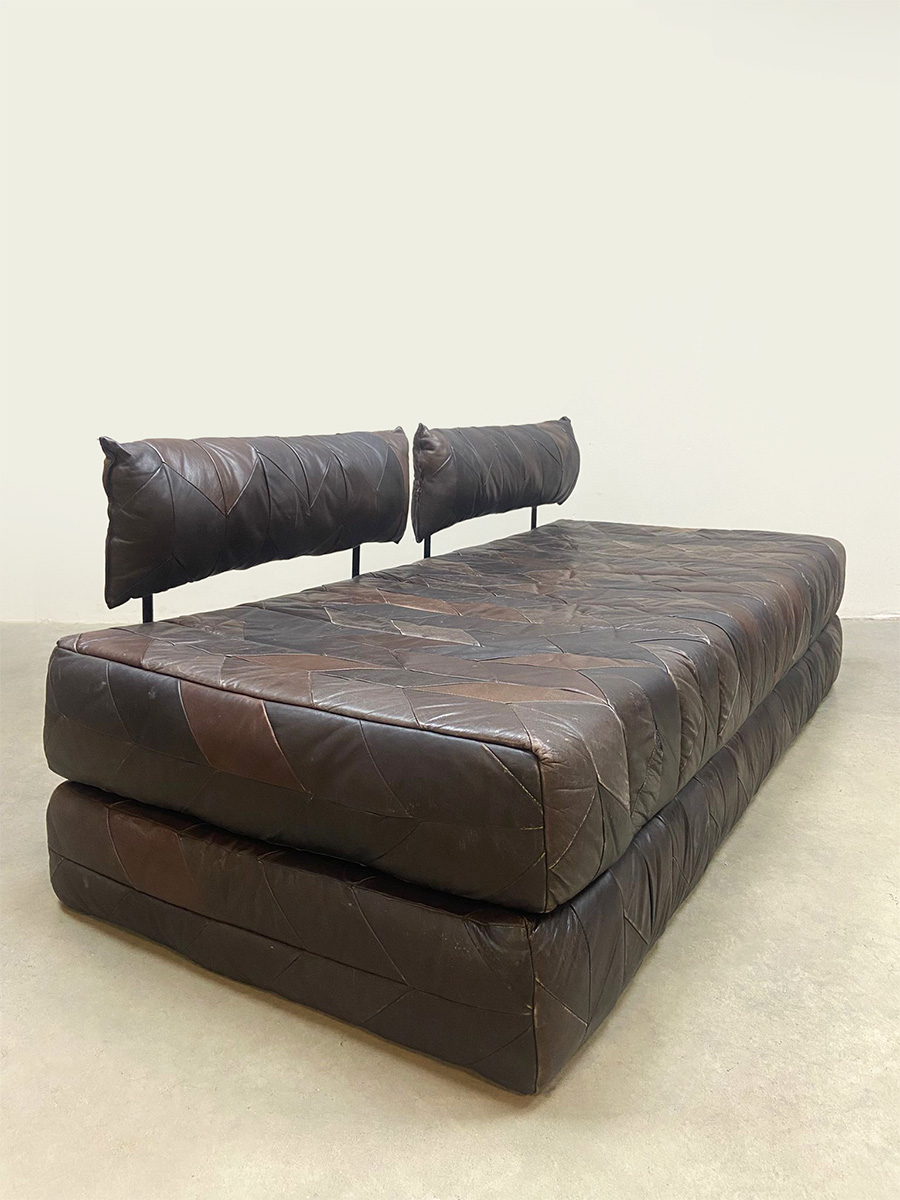 Vintage furniture design leather sofa daybed double bed leren lounge bank ‘Patchwork’ Vintage furniture design leather sofa daybed double bed leren lounge bank ‘Patchwork’