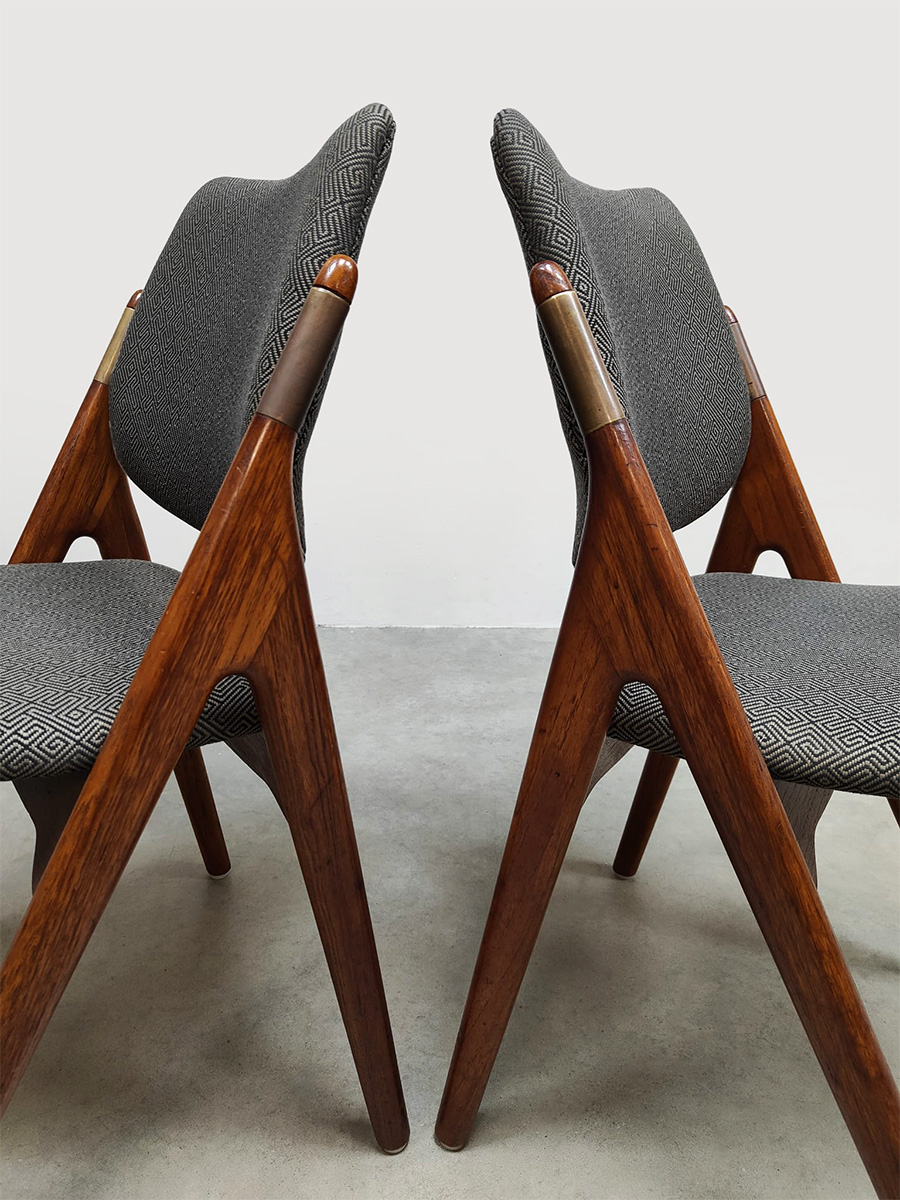 Midcentury interior design Scandinavian design dining chairs eetkamerstoelen Olav Houg 1960 Midcentury interior design Scandinavian design dining chairs eetkamerstoelen Olav Houg 1960