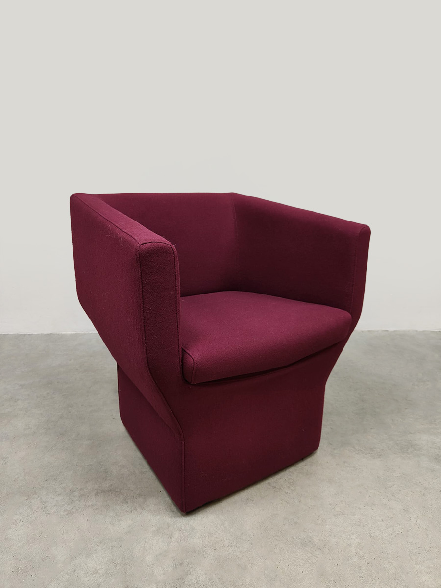 Midcentury interior design geometric lounge chair fauteuil Walter Knoll 1990