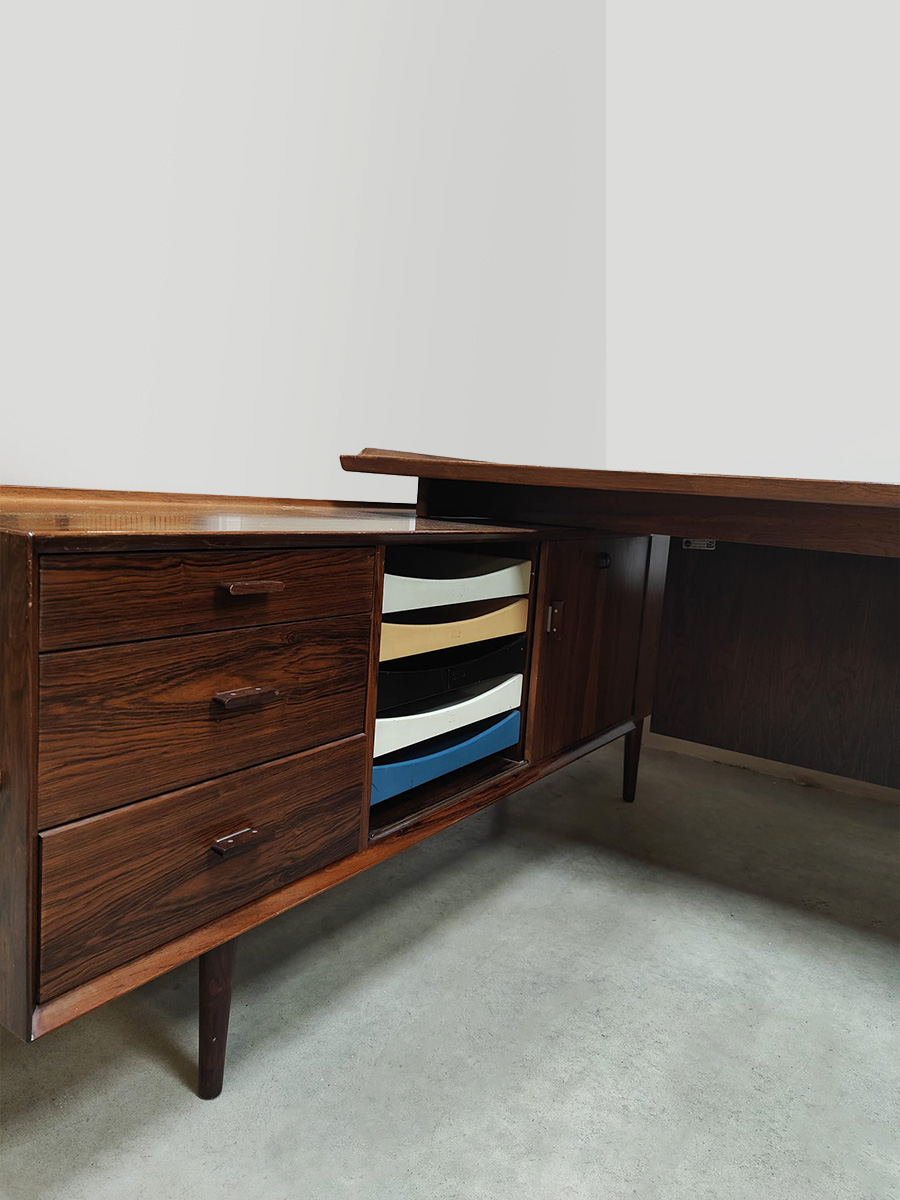 Midcentury interior design model 209 executive desk bureau Arne Vodder for Sibast 1955
