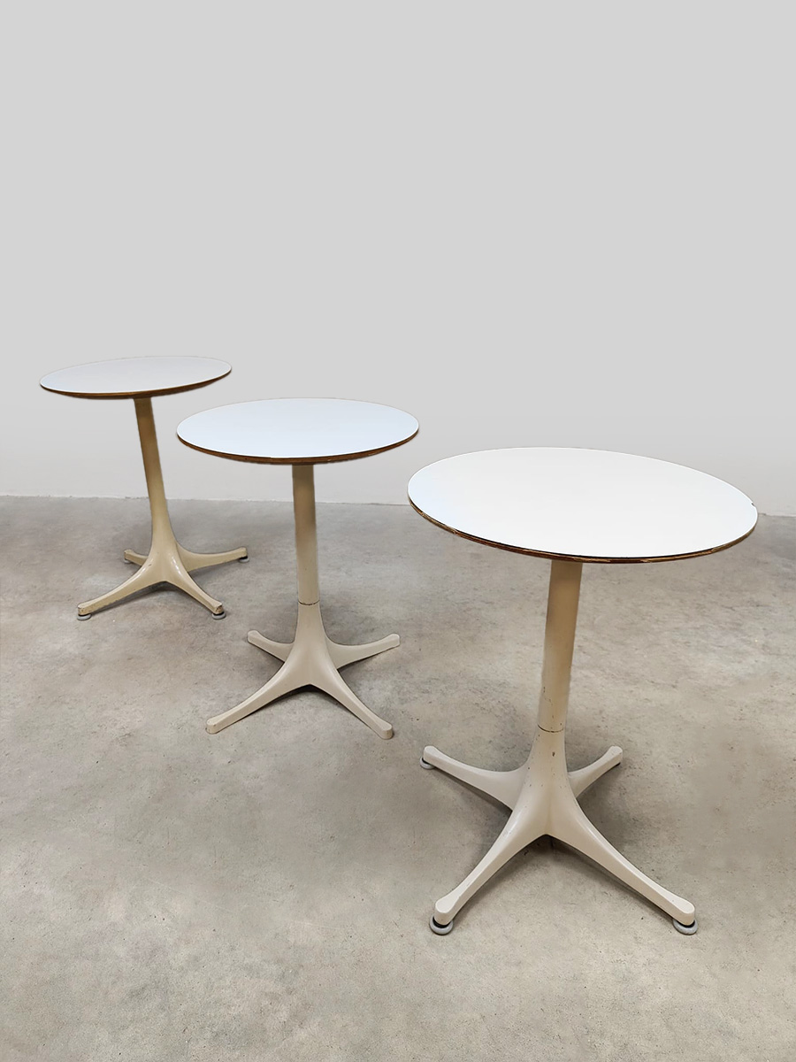 Vintage design swag leg side tables bijzettafels George Nelson for Herman Miller 'White'