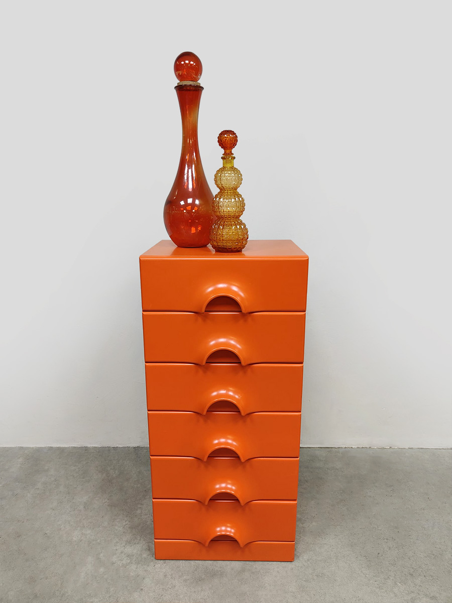 Midcentury interior design rare Space age Quadro chest of drawers ladekast Jurgen Lange Schönbuch