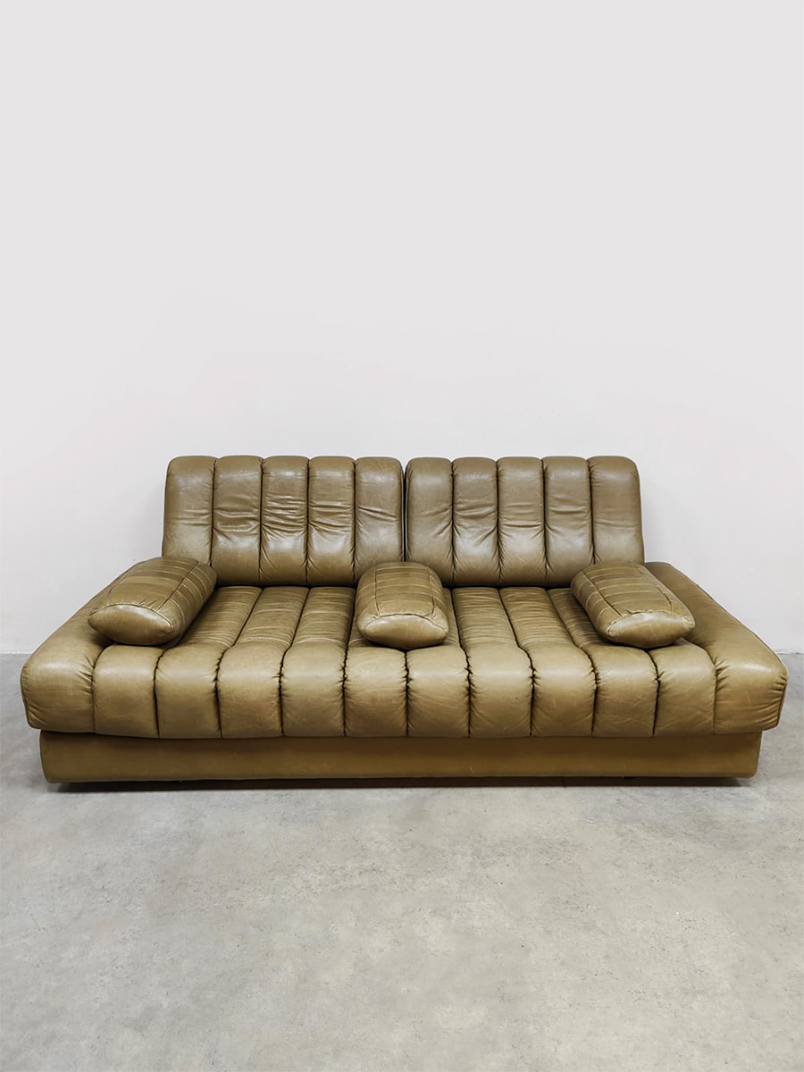 Midcentury interior design DS-85 leather daybed sofa leren slaapbank bank De Sede 1980s