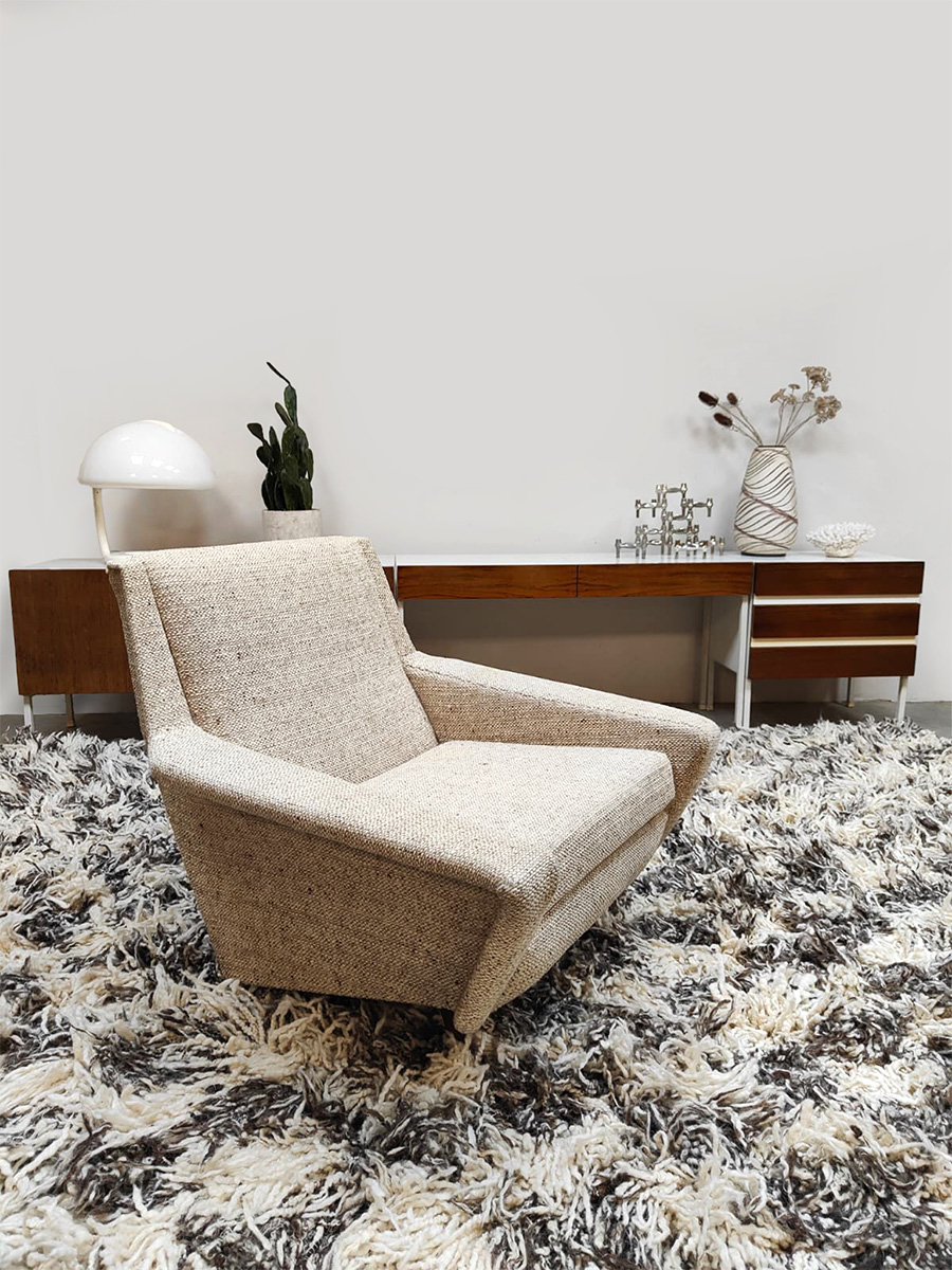 Vintage interior design Danish armchair Deense lounge fauteuil 1970 ‘Asymmetrical’