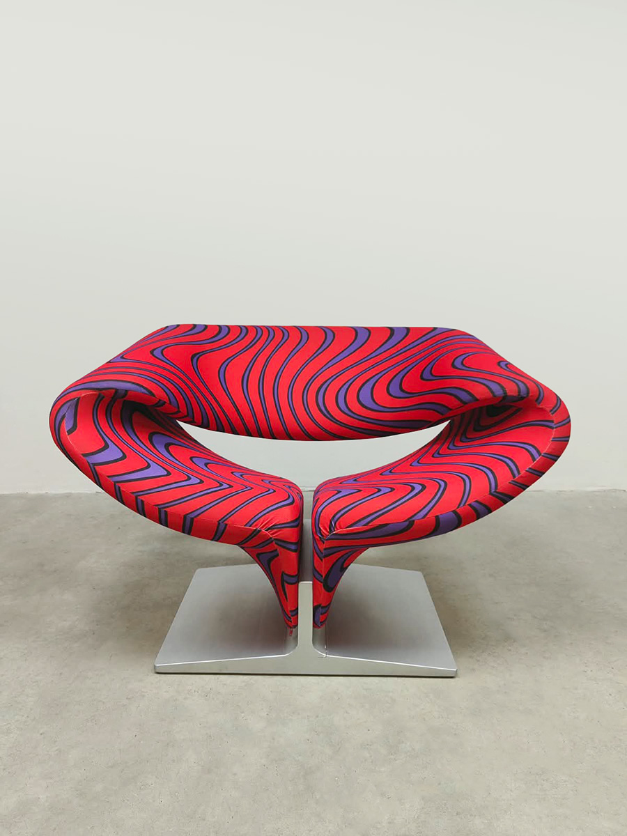 Midcentury interior Dutch design Ribbon easy lounge chair Pierre Paulin Artifort 'psychedelic Jack Lenor Larsen fabric'